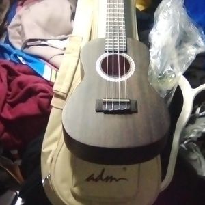 Adm ukulele